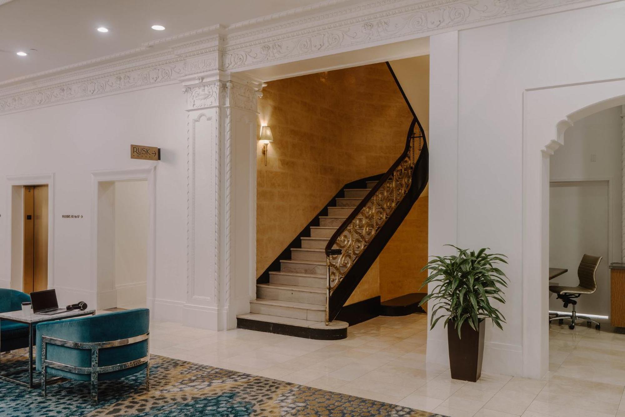Club Quarters Hotel Downtown, Хьюстон Экстерьер фото